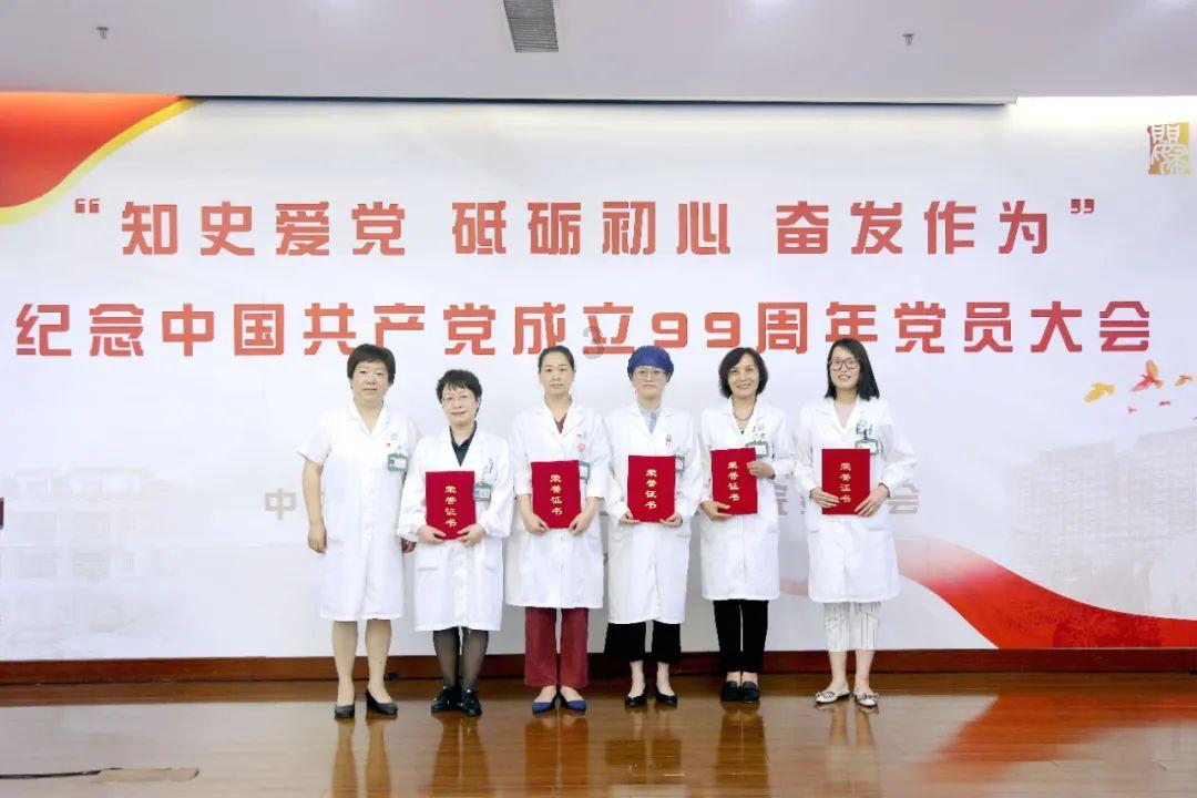 家里老人去世一年后生的小孩能去外婆家过夜吗?