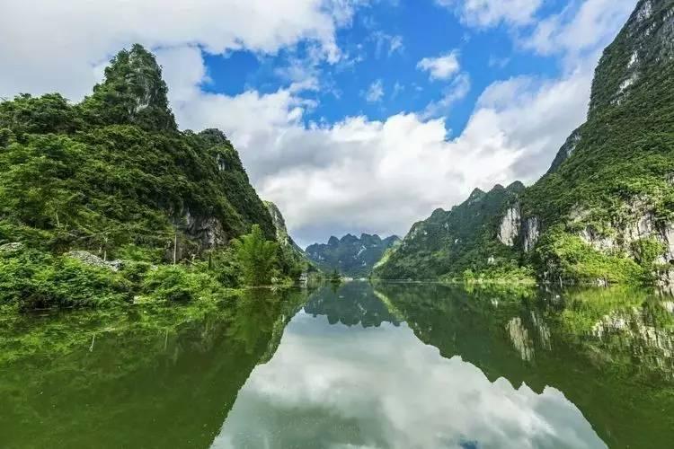 最后的女儿国?不要怀疑,她们的冷漠都是为了繁衍