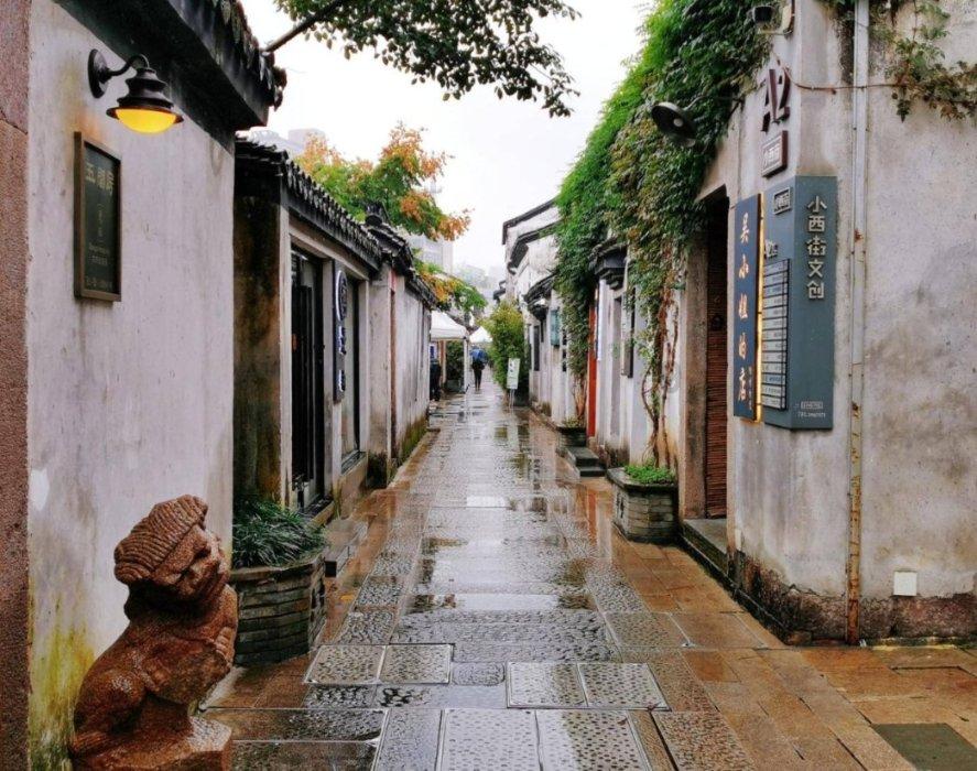 《甜蜜蜜》的片名是怎么由来的呢？游戏画面